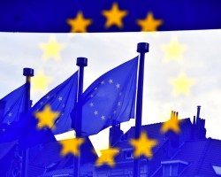 Соседи ЕС присоединились к санкциям против россиян