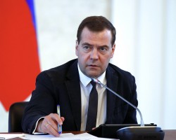 Медведев предложил Госдуме возобновить программу софинансирования пенсий