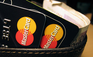 ЦБ предложил прописать в законе снижение гарантийного взноса для Visa и MasterCard